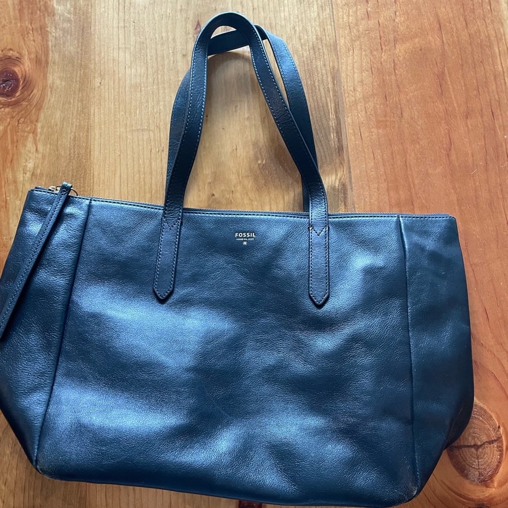 Fossil tote.